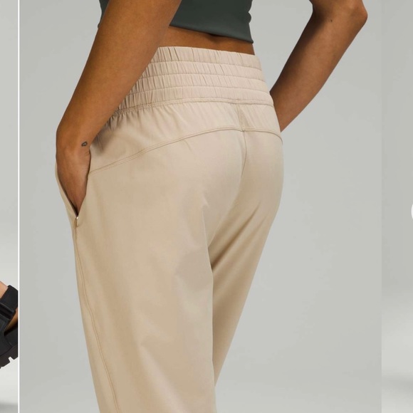 lululemon athletica Pants - ⚡️Host Pick⚡️Lululemon NWOT Sunsetter High Rise Joggers in “Trench”